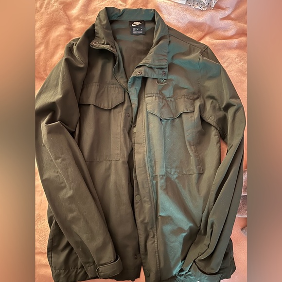 nike jacket! windbreaker/raincoat - Picture 1 of 3